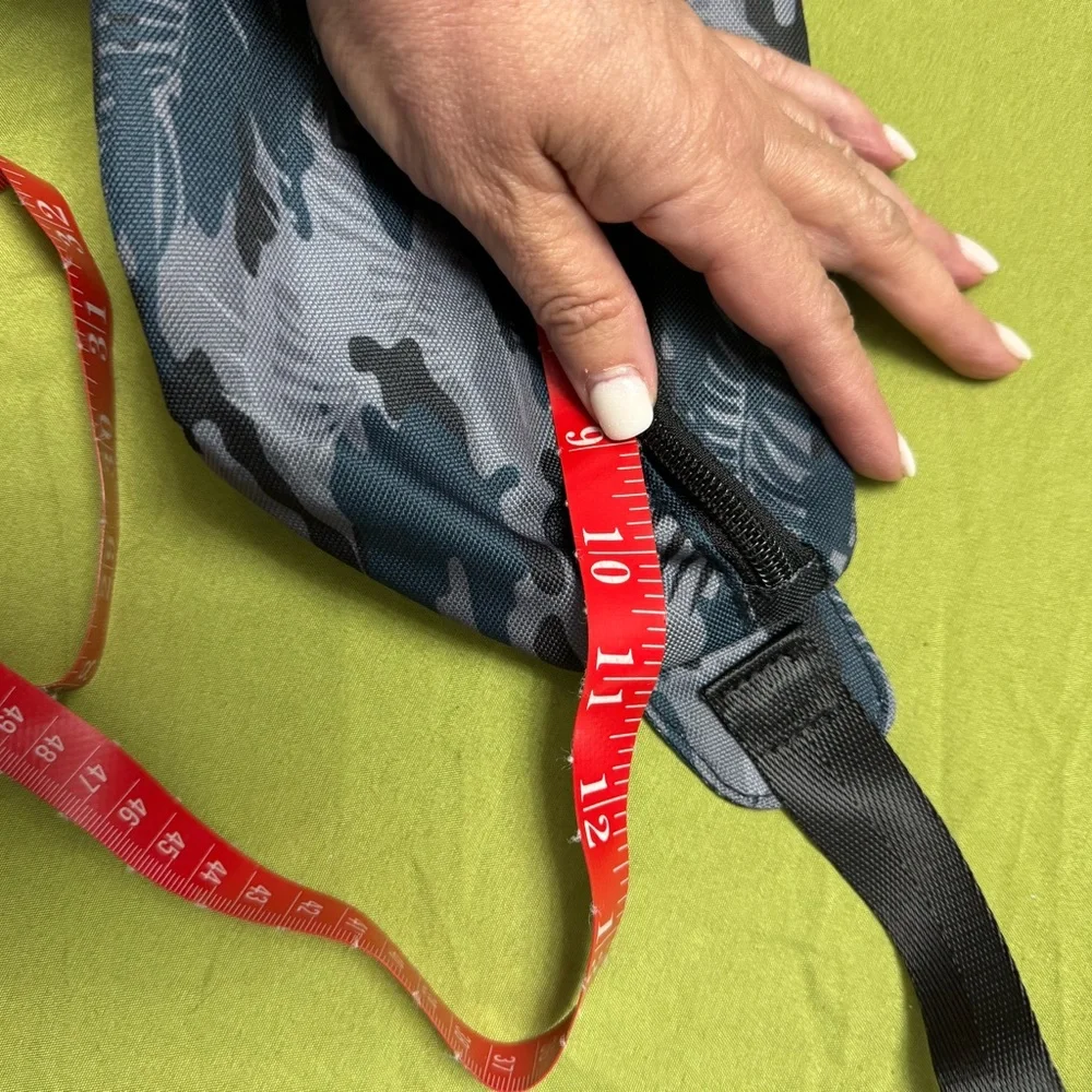 NWT Ron Jon Surf Shop Unisex Men Women Camouflage Waist Bag Fanny Pack Crossbody - Picture 10 of 12
